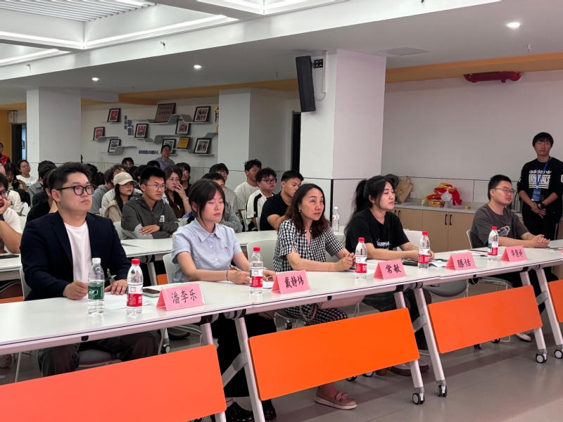 优秀毕业生经验分享会现场